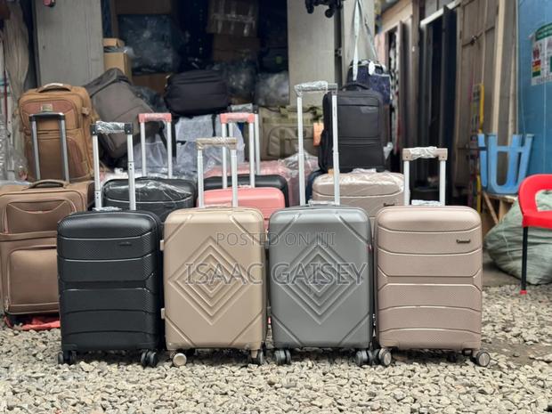 20" Anticrake Luggages In Different Colors And Designs · Photo 2