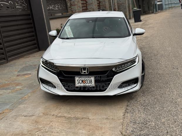 Honda Accord Sport (1.5L 4cyl Turbo CVT) 2019 White photo 3