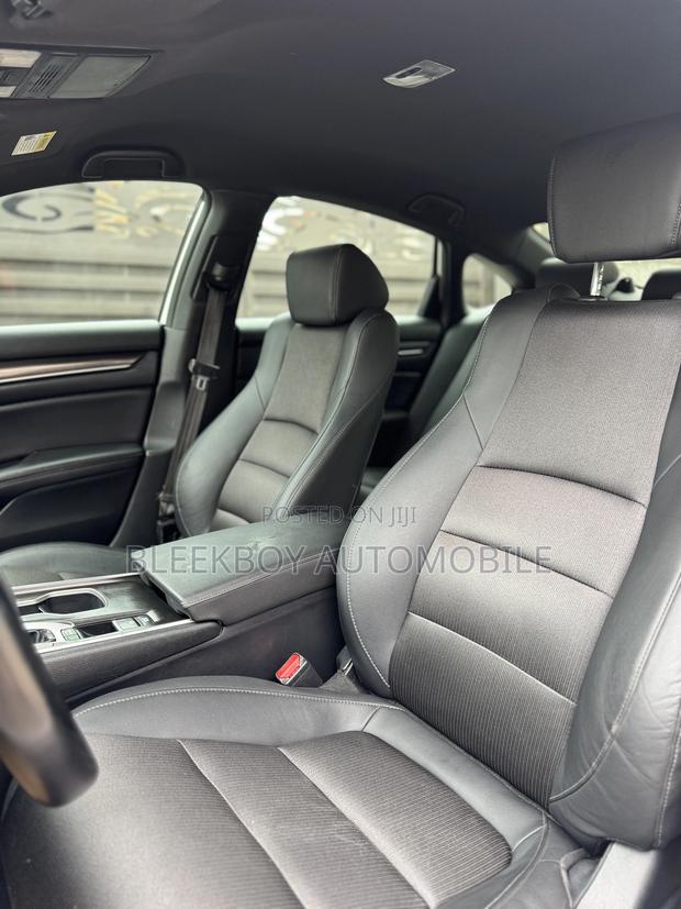 Honda Accord Sport (1.5L 4cyl Turbo CVT) 2019 White photo 9