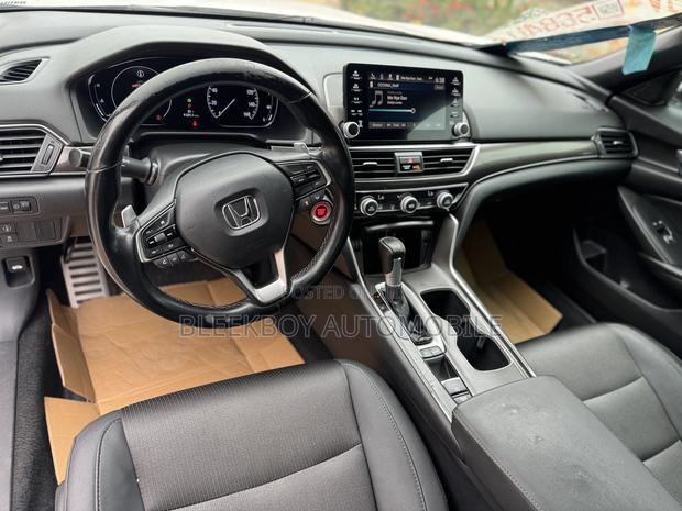 Honda Accord Sport (1.5L 4cyl Turbo CVT) 2019 White photo 12
