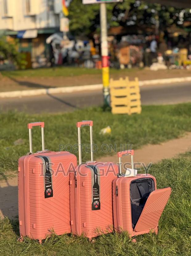 3set Classic Anticrake Luggages With Laptop Compartment · Photo 1