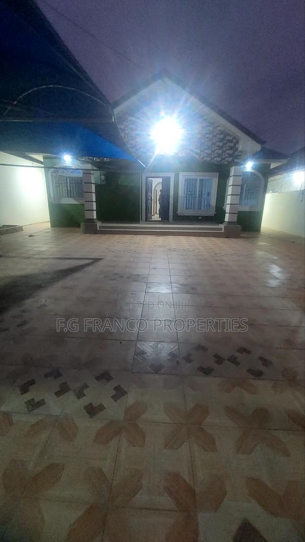 3bdrm House in Kg.Franco Properties, Spintex for rent · Photo 3