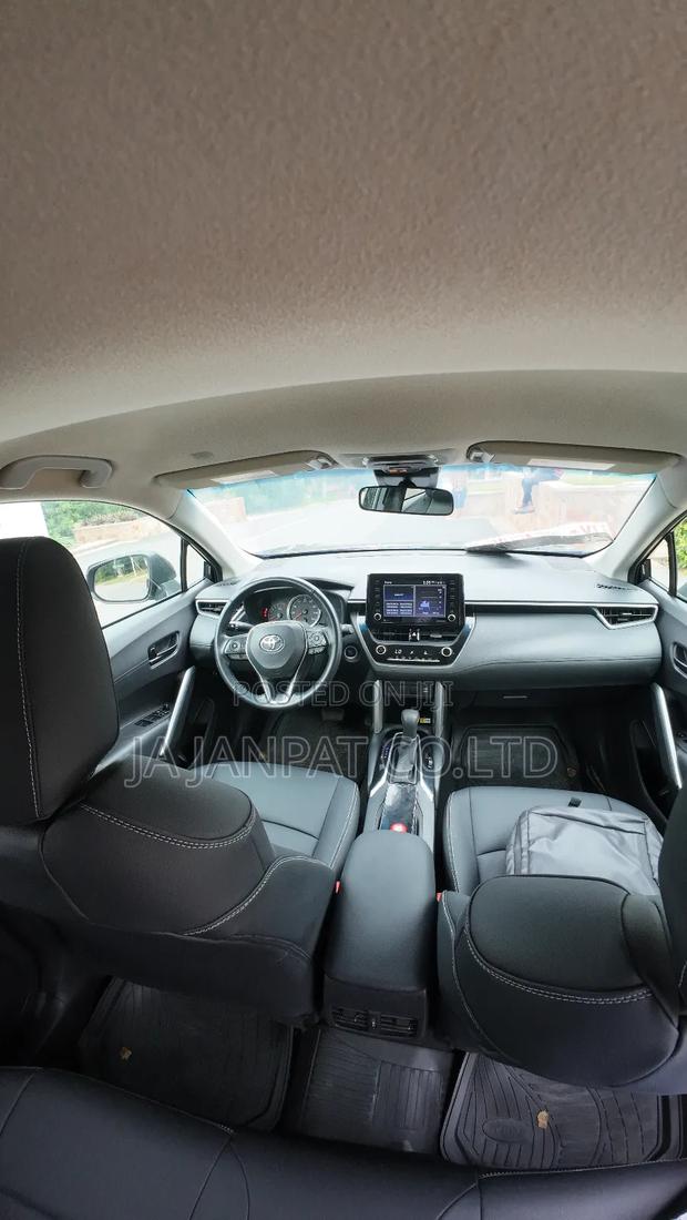 Toyota Corolla Cross LE 4WD 2024 Black photo 6
