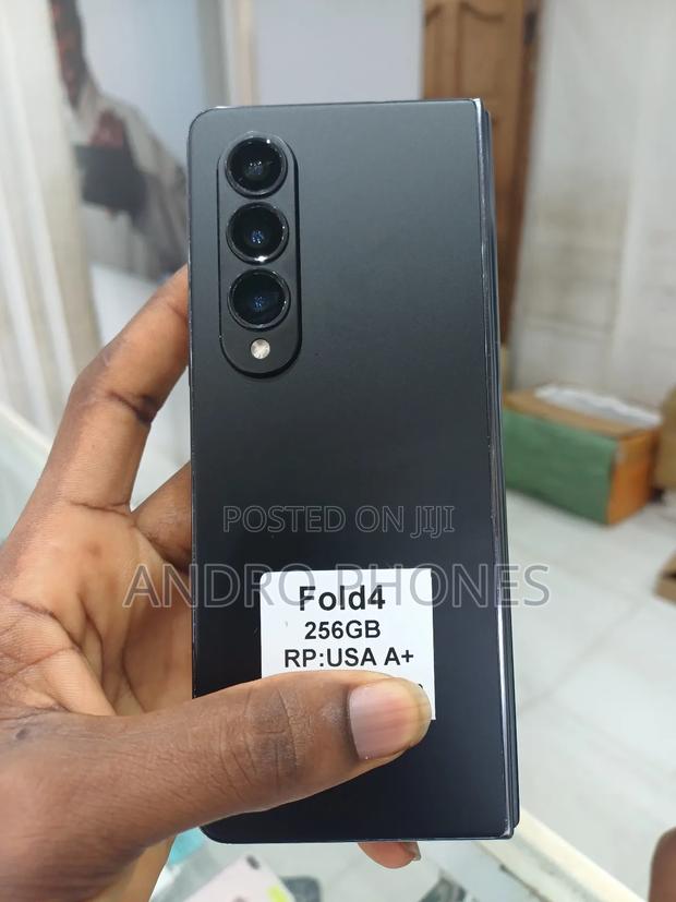 Samsung Galaxy Z Fold4 256 GB Black photo 3