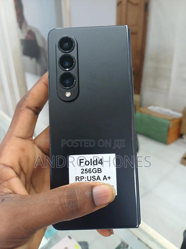 Samsung Galaxy Z Fold4 256 GB Black photo 4