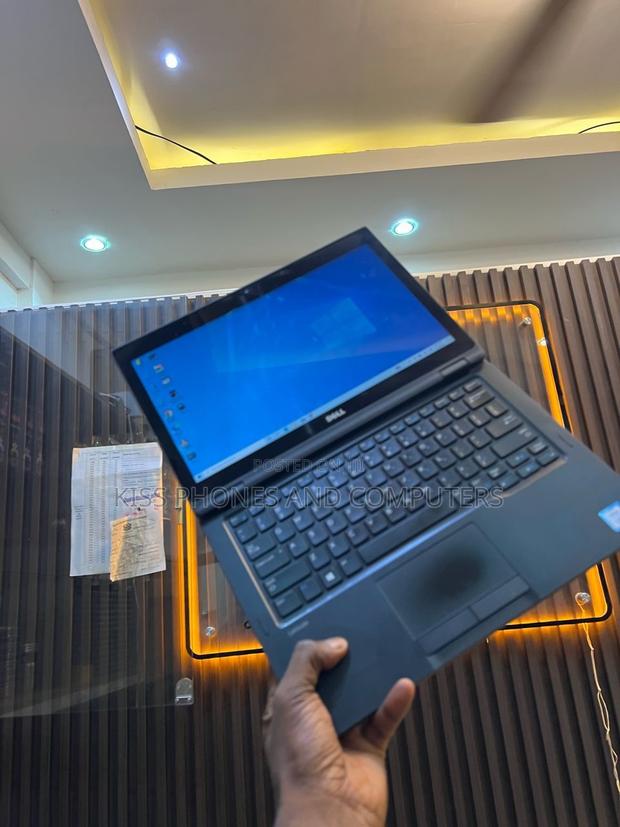 New Laptop Dell Latitude 5289 8GB Intel Core I5 SSD 256GB · Photo 3
