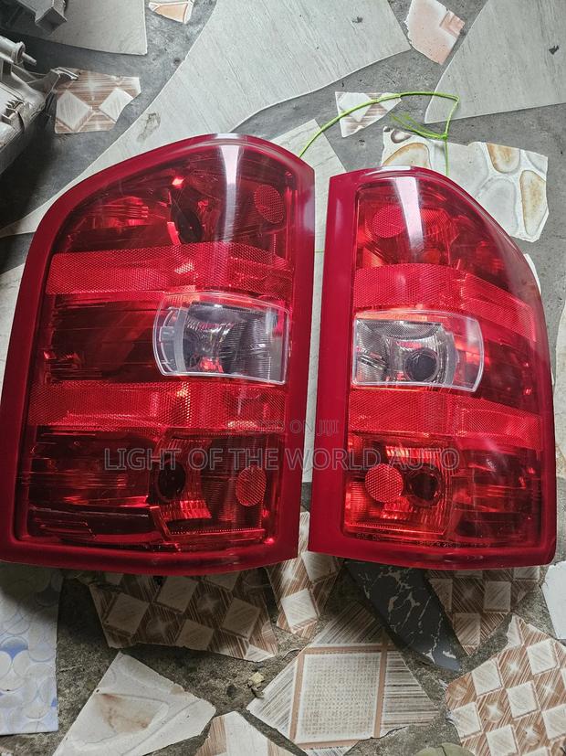 Chevrolet Silverado 2008 Taillight