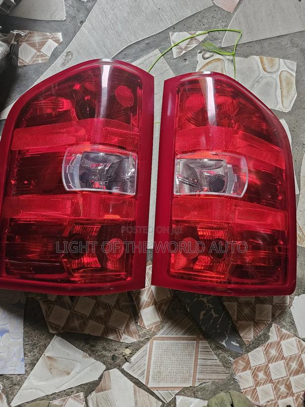 Chevrolet Silverado 2008 Taillight