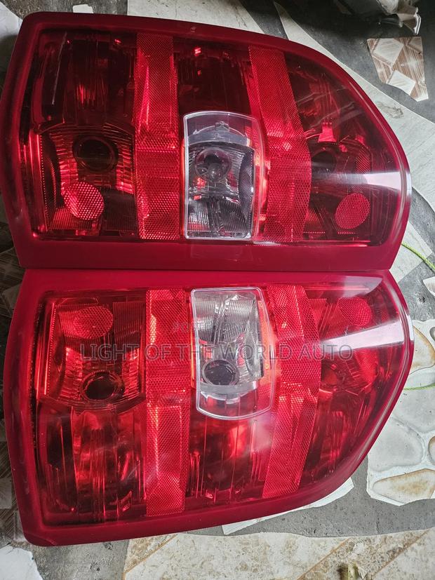Chevrolet Silverado 2008 Taillight