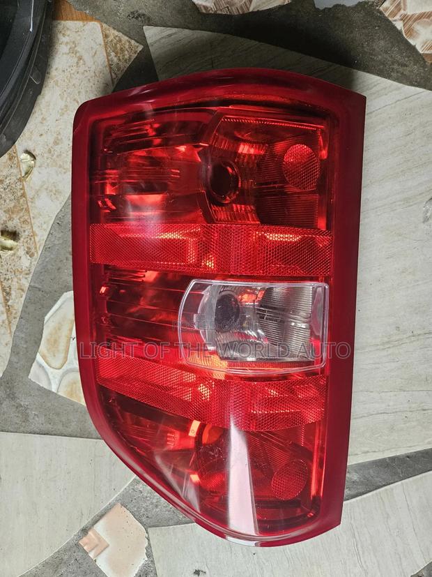 Chevrolet Silverado 2008 Taillight