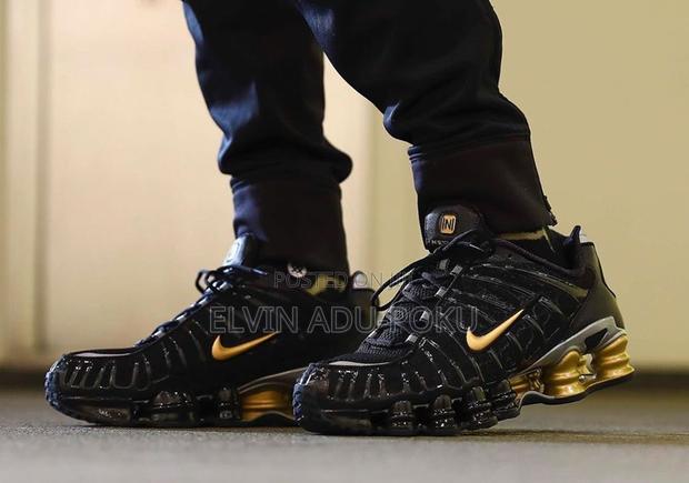 Nike Shox Tl "Black/Metallic Gold" Sneakers · Photo 4