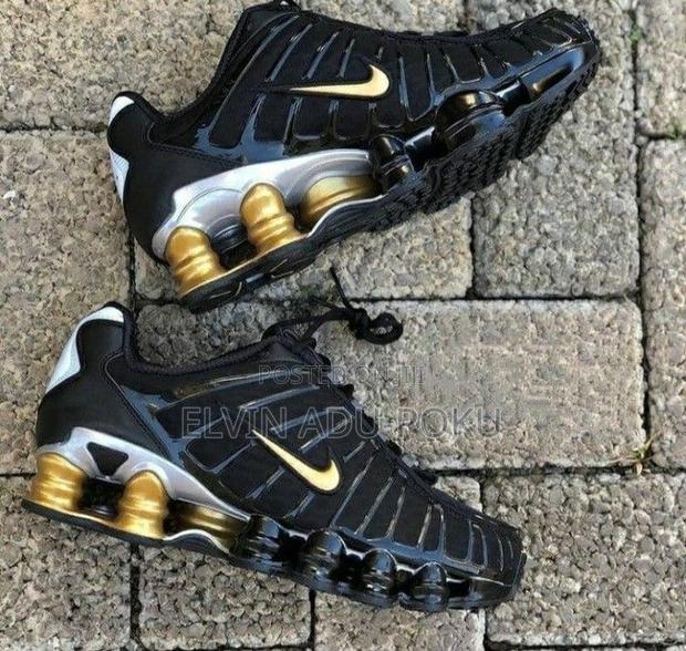 Nike Shox Tl "Black/Metallic Gold" Sneakers · Photo 3
