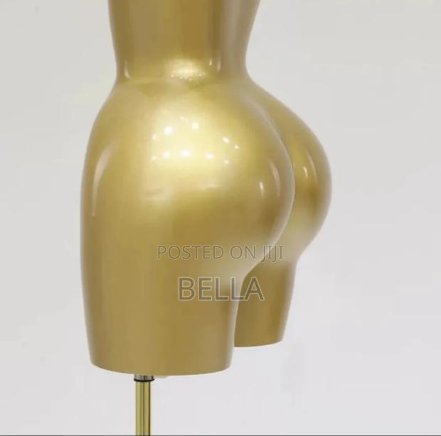 Golden BBL Mannequin photo 3