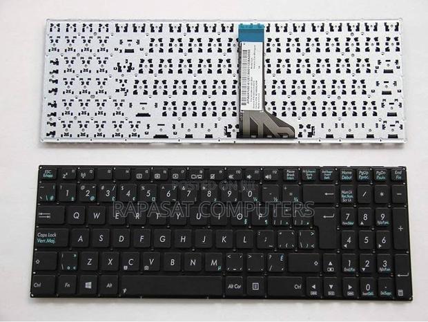 Asus X551 Keyboard · Photo 2