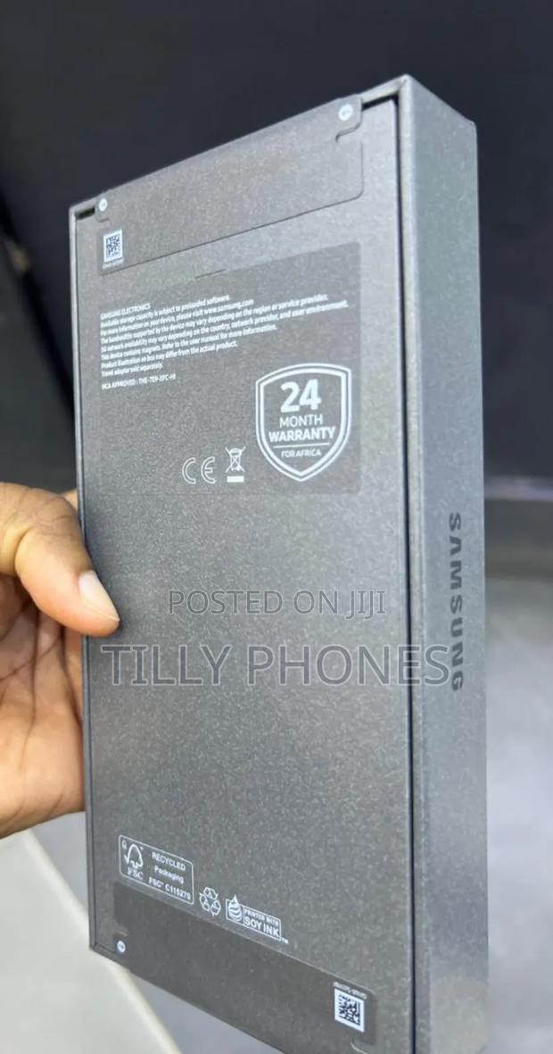 New Samsung Galaxy Z Flip7 256 GB Gray photo 2