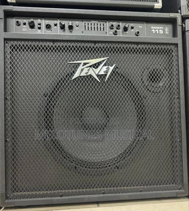 Peavey Bandit 115 Bass Combo Amplifier. · Photo 2