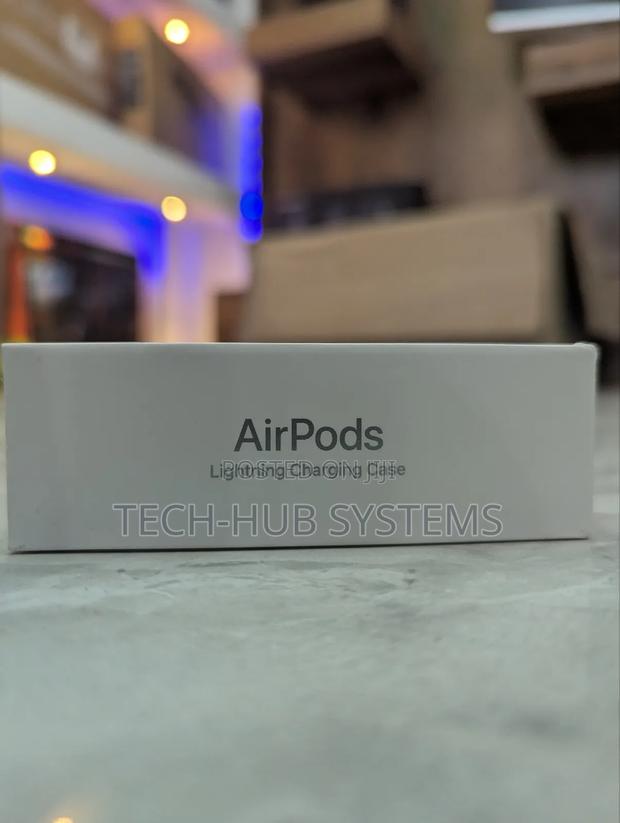 Air Pods 3rd Gen With Lightning Charging Case photo 3