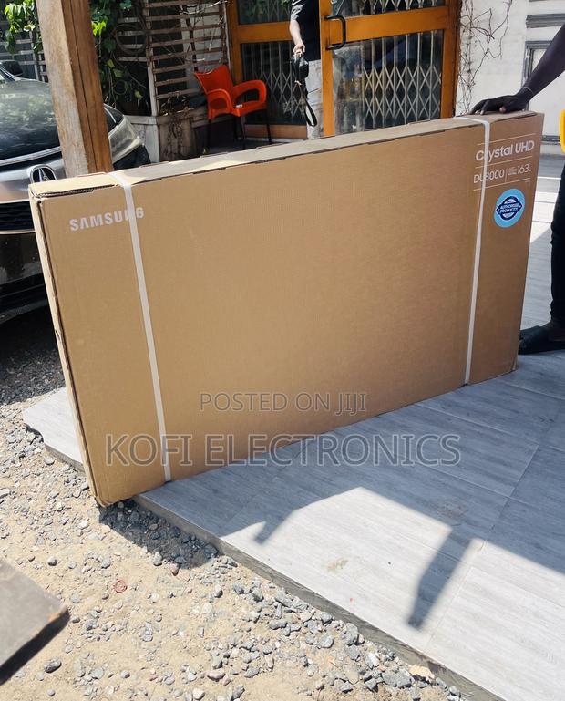 Crystal Uhd Smart Samsung 65ur800 65” Television. · Photo 3
