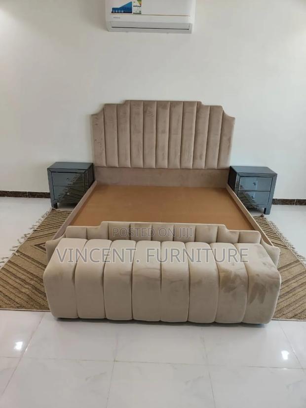 Queen Size Bed Frame · Photo 2