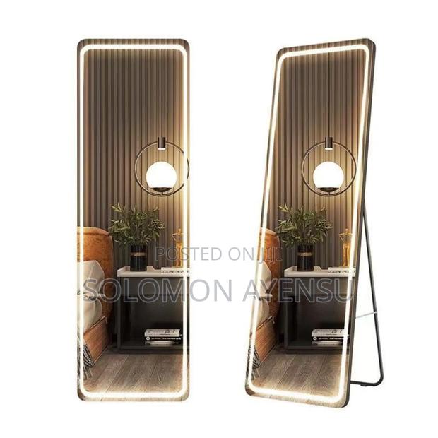 Quality Decorative Mirror With Light Inside · Photo 2