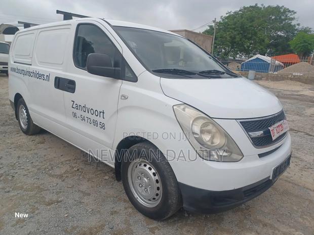 Hyundai H1 2009 White