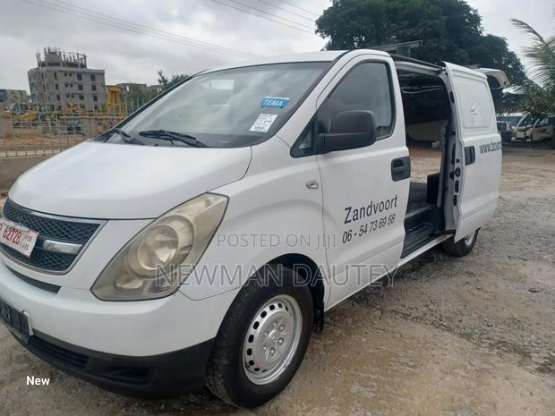 Hyundai H1 2009 White