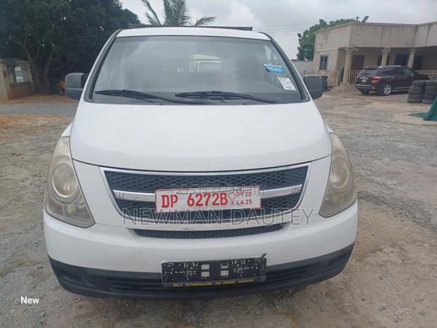 Hyundai H1 2009 White