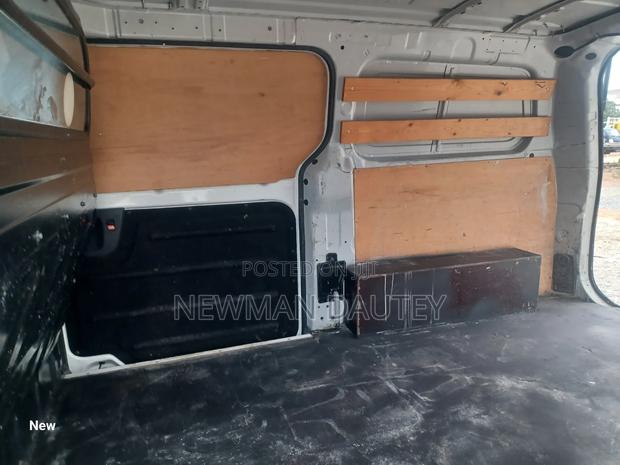 Hyundai H1 2009 White