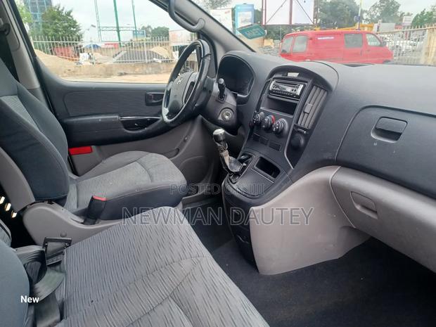 Hyundai H1 2009 White