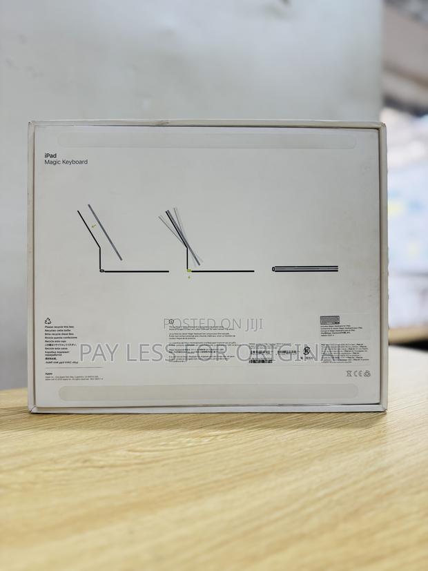 iPad Air Keyboard 13 Inch 2024 Model photo 2