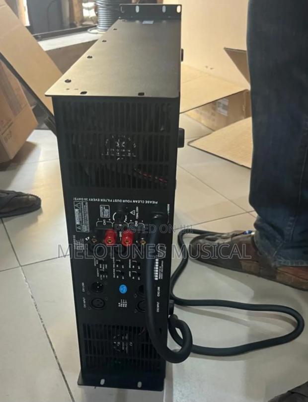 Titanic St 3000 Power Amplifier · Photo 4