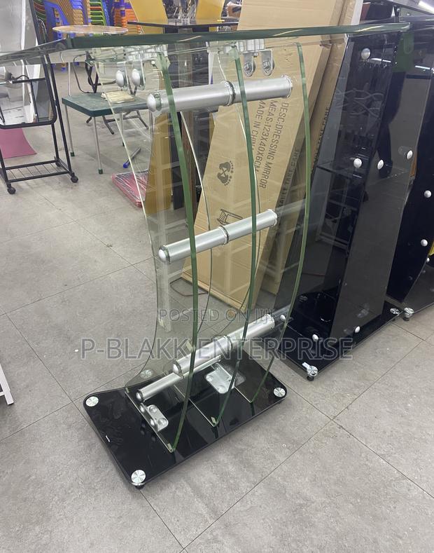 Plain Glass With Black Base Glass Pulpit photo 2