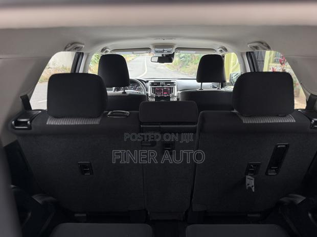 Toyota 4-Runner SR5 2WD 2024 Black