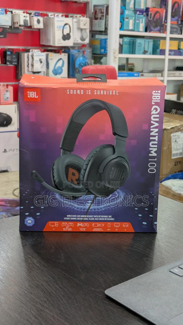 JBL Quantum 100 Wired Over-Ear Gaming Headset · Photo 3