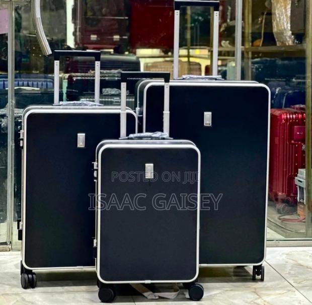 3set Best Executive Luxury Zipless Anticrake Luggages ยท Photo 2