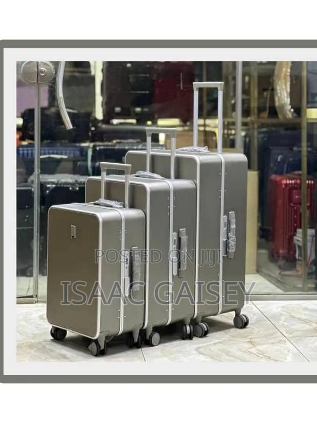 3 In 1 Executive Best Quality Luxurious Anticrake Luggages · Photo 2