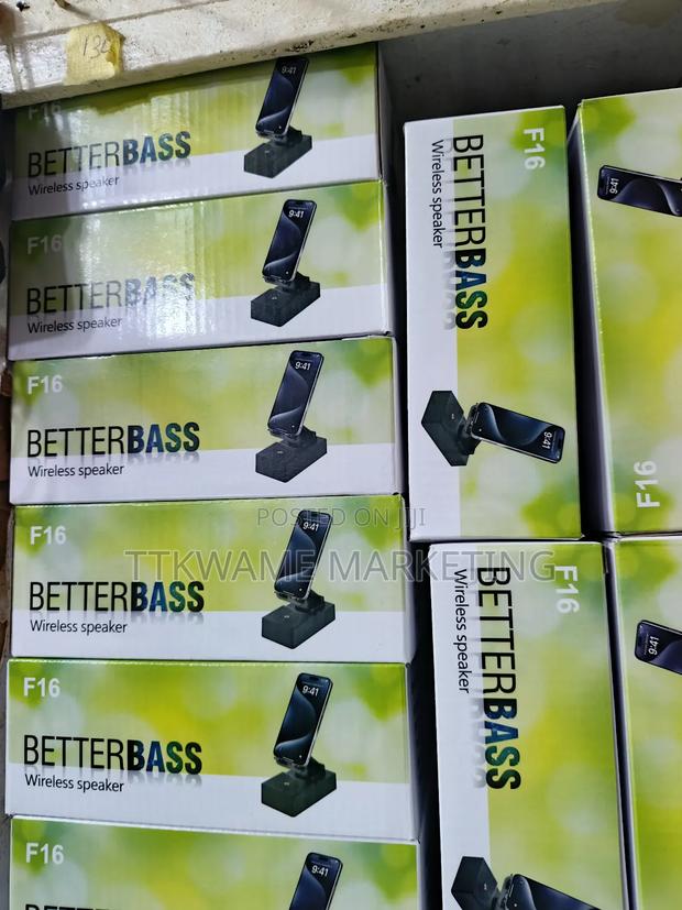 Wireless Base Phone Stand · Photo 4