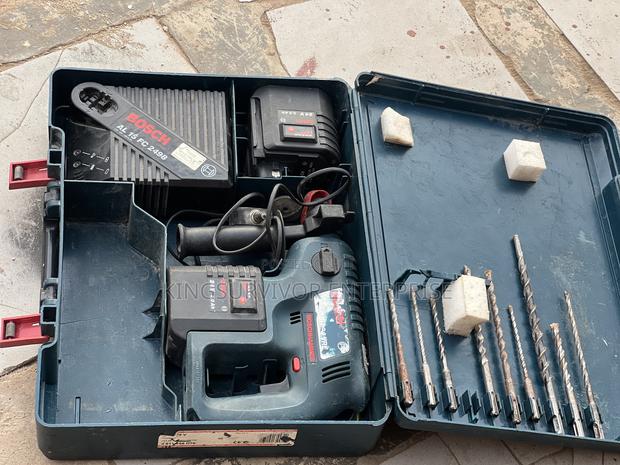 Bosch 24v X 2 Cordless Hammer Drill photo 4