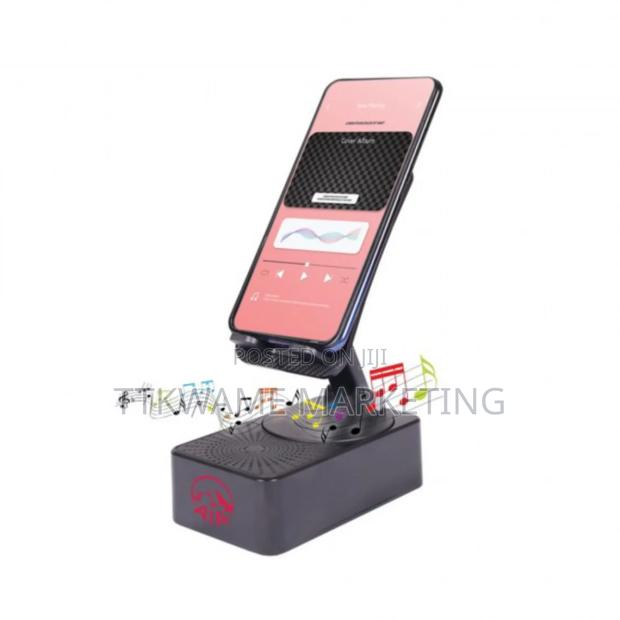 Wireless Base Phone Stand · Photo 3