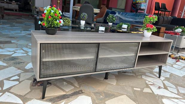 1.6m Imported Tv Stand With Glass Storage Doors