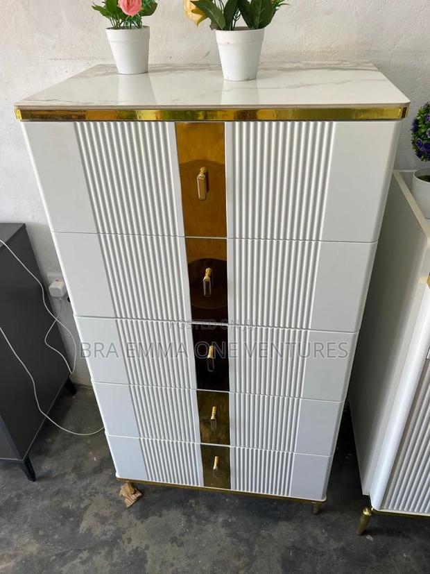 Chest Drawers Console · Photo 3