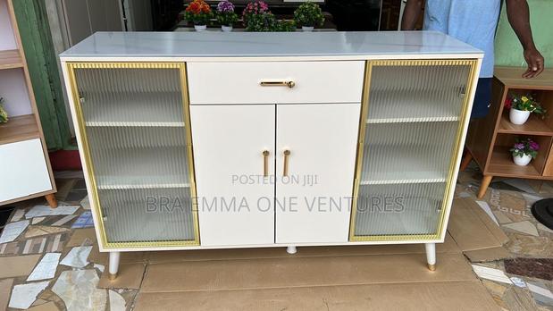 Luxury Console Table · Photo 3