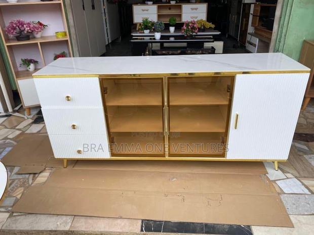 Cabinet Console · Photo 2