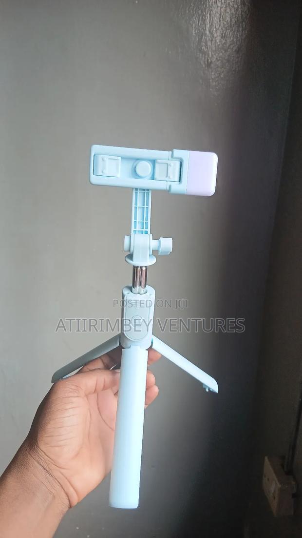 Selfie Stick With a Controller