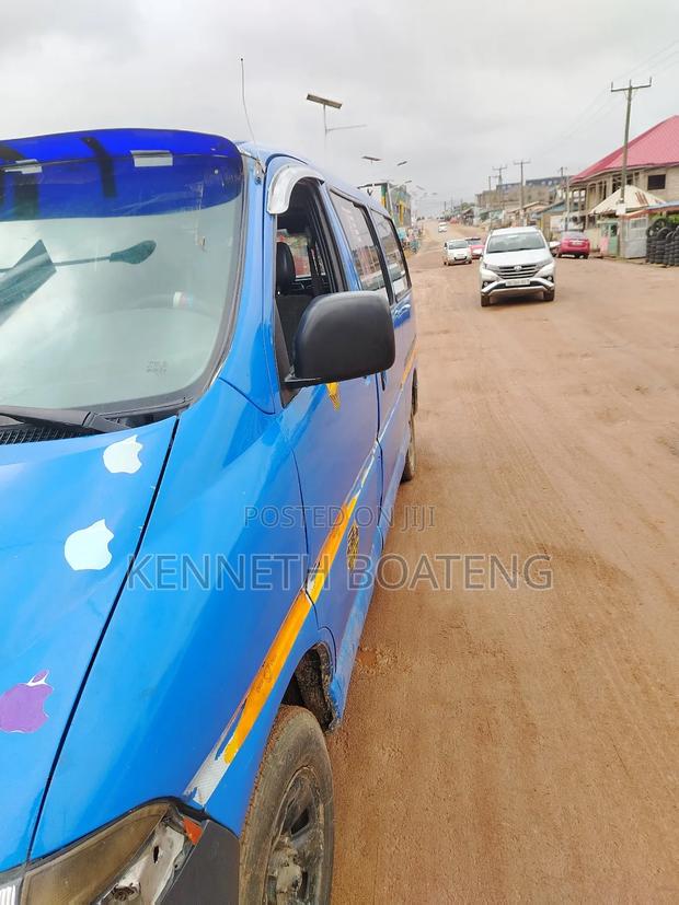 Toyota HiAce 2006 Blue · Photo 4