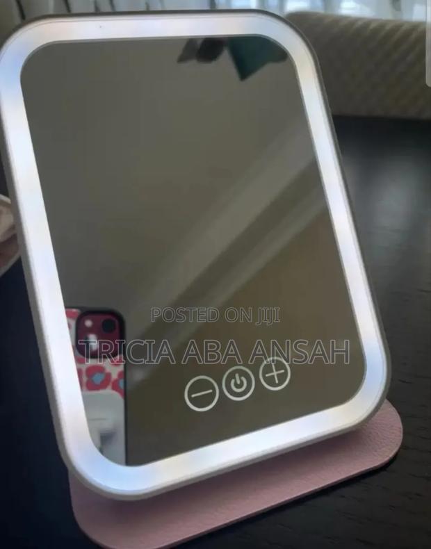 Rechargeable Beautiful Led Light Mirror photo 2