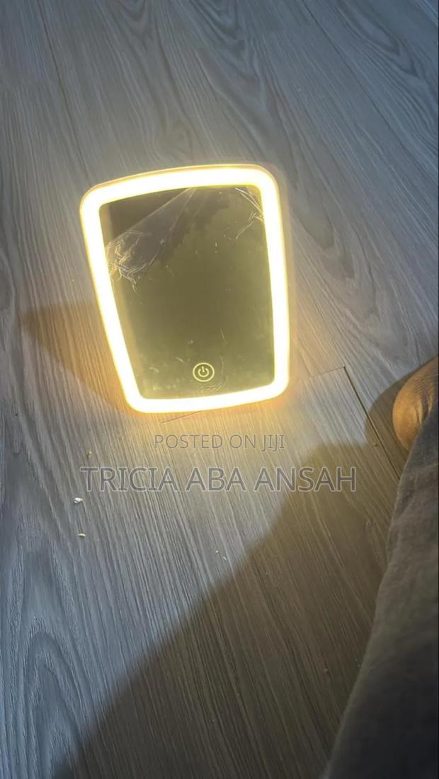 Portable Led Light Make Up Mirror photo 3