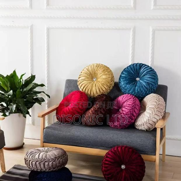 Throw Pillows for Sofa Chairs · Photo 3
