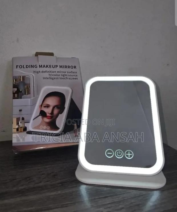 Portable Durable Rechargeable Led Travelling Mirror photo 2