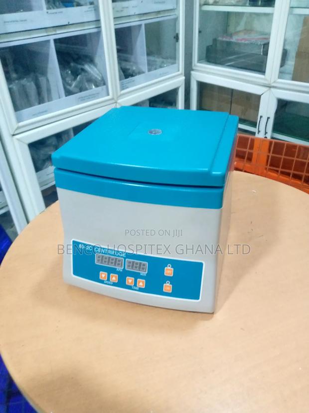 Centrifuge 12 Bucket (Digital) · Photo 2